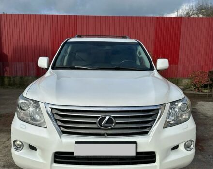 Белый Лексус ЛХ, объемом двигателя 5.7 л и пробегом 212 тыс. км за 25000 $, фото 1 на Automoto.ua