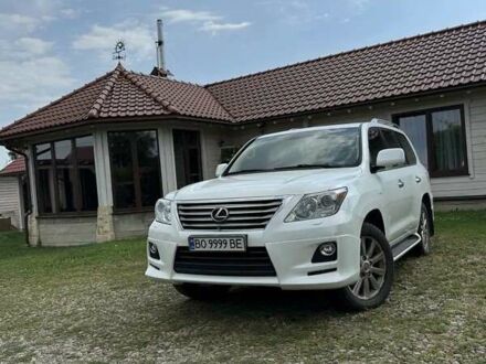 Белый Лексус ЛХ, объемом двигателя 5.7 л и пробегом 221 тыс. км за 27000 $, фото 1 на Automoto.ua