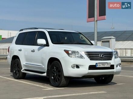 Белый Лексус ЛХ, объемом двигателя 5.66 л и пробегом 261 тыс. км за 24500 $, фото 1 на Automoto.ua