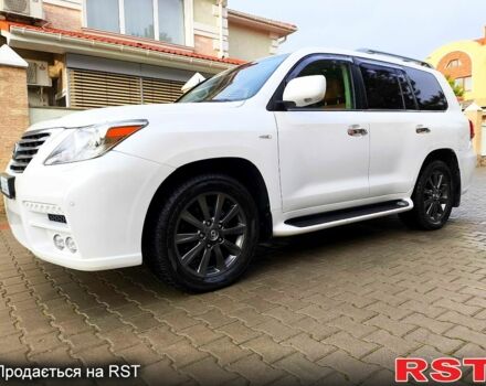 Белый Лексус ЛХ, объемом двигателя 5.7 л и пробегом 169 тыс. км за 37999 $, фото 1 на Automoto.ua