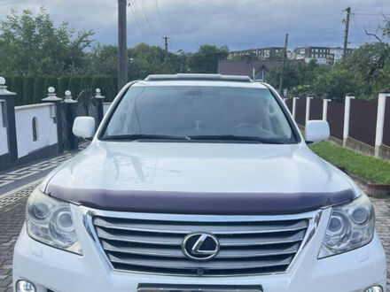 Білий Лексус ЛХ, об'ємом двигуна 5.7 л та пробігом 200 тис. км за 26000 $, фото 1 на Automoto.ua