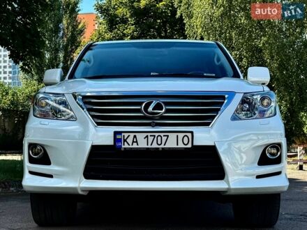 Белый Лексус ЛХ, объемом двигателя 5.66 л и пробегом 290 тыс. км за 30500 $, фото 1 на Automoto.ua