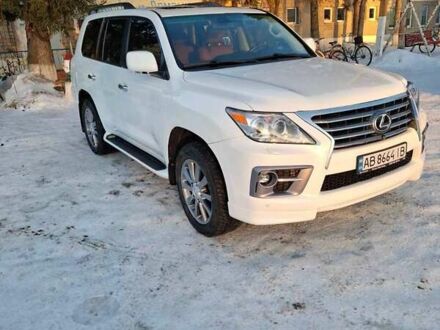 Белый Лексус ЛХ, объемом двигателя 5.66 л и пробегом 260 тыс. км за 32000 $, фото 1 на Automoto.ua