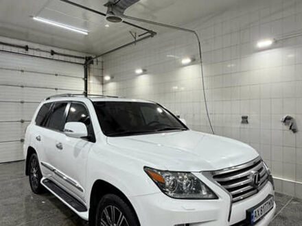 Белый Лексус ЛХ, объемом двигателя 5.66 л и пробегом 190 тыс. км за 36200 $, фото 1 на Automoto.ua