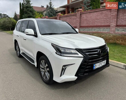 Білий Лексус ЛХ, об'ємом двигуна 4.46 л та пробігом 216 тис. км за 52500 $, фото 1 на Automoto.ua