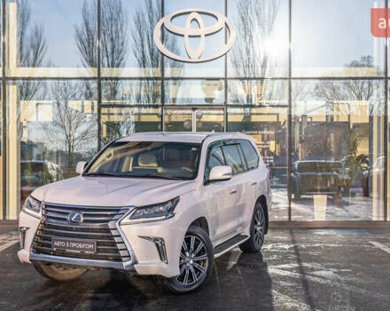 Белый Лексус ЛХ, объемом двигателя 4.46 л и пробегом 158 тыс. км за 57358 $, фото 1 на Automoto.ua