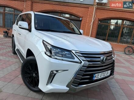 Белый Лексус ЛХ, объемом двигателя 4.46 л и пробегом 151 тыс. км за 57500 $, фото 1 на Automoto.ua