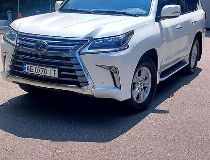 Белый Лексус ЛХ, объемом двигателя 4.5 л и пробегом 140 тыс. км за 69999 $, фото 1 на Automoto.ua