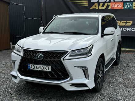 Лексус ЛХ 2017 в Виннице на Automoto.ua Белый Лексус ЛХ, объемом двигателя 4.46 л и пробегом 213 тыс. км за 51000 $, фото 1 на Automoto.ua