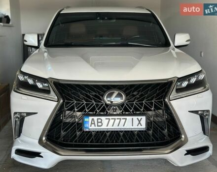 Белый Лексус ЛХ, объемом двигателя 4.46 л и пробегом 92 тыс. км за 82000 $, фото 1 на Automoto.ua