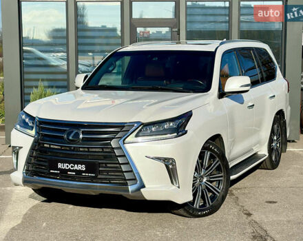 Білий Лексус ЛХ, об'ємом двигуна 5.7 л та пробігом 263 тис. км за 68000 $, фото 1 на Automoto.ua