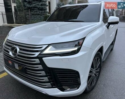 Білий Лексус ЛХ, об'ємом двигуна 3.45 л та пробігом 20 тис. км за 127500 $, фото 1 на Automoto.ua