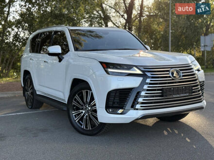 Лексус ЛХ 2022 у Києві на Automoto.ua Білий Лексус ЛХ, об'ємом двигуна 3.5 л та пробігом 33 тис. км за 113500 $, фото 1 на Automoto.ua