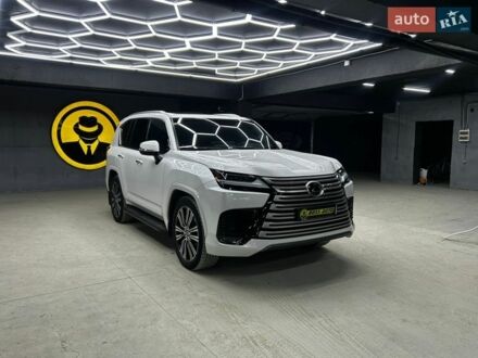 Белый Лексус ЛХ, объемом двигателя 3.35 л и пробегом 40 тыс. км за 115000 $, фото 1 на Automoto.ua