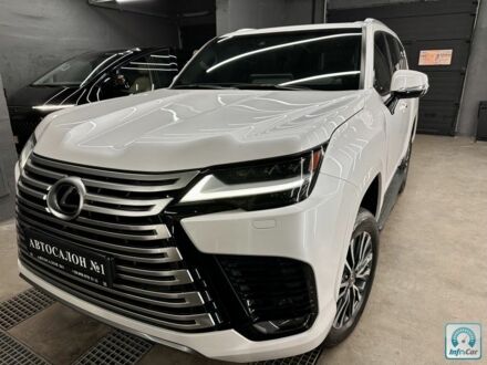 Белый Лексус ЛХ, объемом двигателя 3.3 л и пробегом 39 тыс. км за 108500 $, фото 1 на Automoto.ua