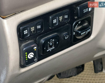 Бежевий Лексус ЛХ, об'ємом двигуна 4.66 л та пробігом 225 тис. км за 8750 $, фото 11 на Automoto.ua