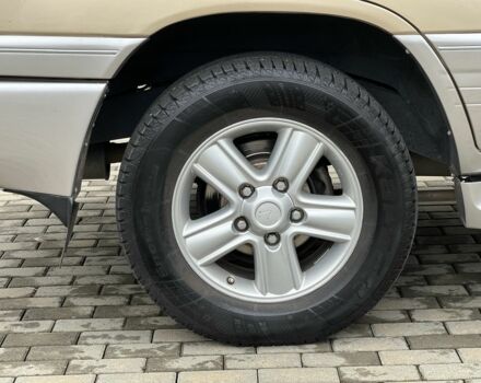 Бежевый Лексус ЛХ, объемом двигателя 4.7 л и пробегом 260 тыс. км за 13500 $, фото 8 на Automoto.ua