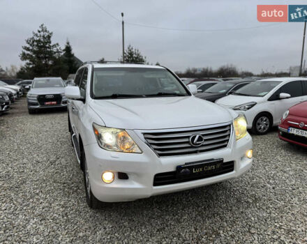 Бежевый Лексус ЛХ, объемом двигателя 5.7 л и пробегом 233 тыс. км за 26500 $, фото 3 на Automoto.ua