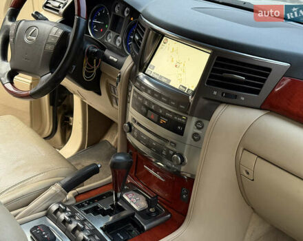 Бежевый Лексус ЛХ, объемом двигателя 5.66 л и пробегом 205 тыс. км за 18999 $, фото 21 на Automoto.ua