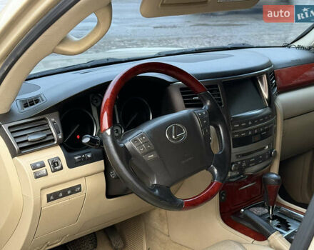 Бежевый Лексус ЛХ, объемом двигателя 5.66 л и пробегом 205 тыс. км за 18999 $, фото 14 на Automoto.ua