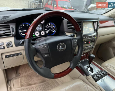 Бежевый Лексус ЛХ, объемом двигателя 5.7 л и пробегом 233 тыс. км за 26500 $, фото 18 на Automoto.ua