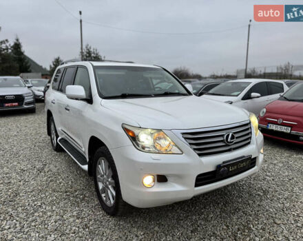 Бежевый Лексус ЛХ, объемом двигателя 5.7 л и пробегом 233 тыс. км за 26500 $, фото 2 на Automoto.ua
