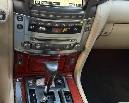 Бежевый Лексус ЛХ, объемом двигателя 5.66 л и пробегом 205 тыс. км за 18999 $, фото 16 на Automoto.ua