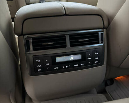 Бежевый Лексус ЛХ, объемом двигателя 5.7 л и пробегом 233 тыс. км за 26500 $, фото 23 на Automoto.ua