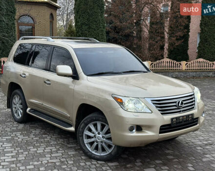 Бежевый Лексус ЛХ, объемом двигателя 5.66 л и пробегом 205 тыс. км за 18999 $, фото 3 на Automoto.ua