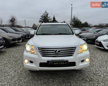 Бежевый Лексус ЛХ, объемом двигателя 5.7 л и пробегом 233 тыс. км за 26500 $, фото 4 на Automoto.ua