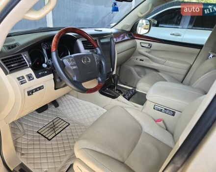Бежевый Лексус ЛХ, объемом двигателя 5.66 л и пробегом 220 тыс. км за 25500 $, фото 11 на Automoto.ua