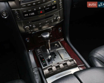 Бежевый Лексус ЛХ, объемом двигателя 5.7 л и пробегом 270 тыс. км за 29890 $, фото 37 на Automoto.ua