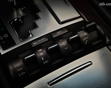 Бежевий Лексус ЛХ, об'ємом двигуна 5.7 л та пробігом 270 тис. км за 29890 $, фото 31 на Automoto.ua