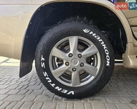 Бежевый Лексус ЛХ, объемом двигателя 5.66 л и пробегом 220 тыс. км за 25500 $, фото 5 на Automoto.ua