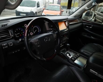 Бежевий Лексус ЛХ, об'ємом двигуна 5.7 л та пробігом 270 тис. км за 29890 $, фото 21 на Automoto.ua