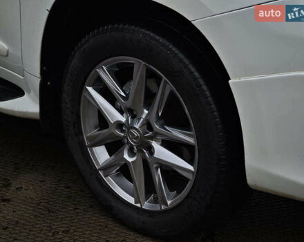 Бежевый Лексус ЛХ, объемом двигателя 5.7 л и пробегом 270 тыс. км за 29890 $, фото 6 на Automoto.ua