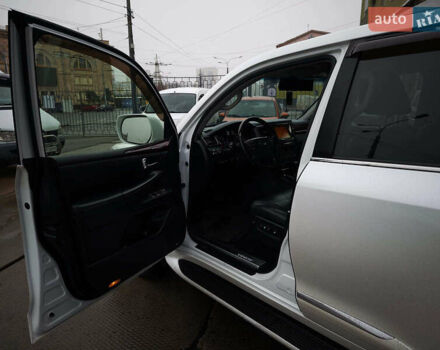 Бежевый Лексус ЛХ, объемом двигателя 5.7 л и пробегом 270 тыс. км за 29890 $, фото 19 на Automoto.ua