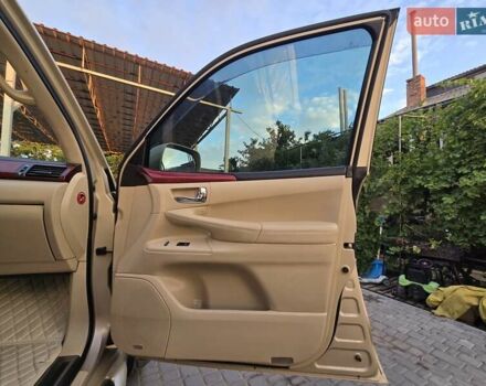 Бежевый Лексус ЛХ, объемом двигателя 5.66 л и пробегом 220 тыс. км за 25500 $, фото 14 на Automoto.ua