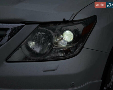 Бежевый Лексус ЛХ, объемом двигателя 5.7 л и пробегом 270 тыс. км за 29890 $, фото 4 на Automoto.ua