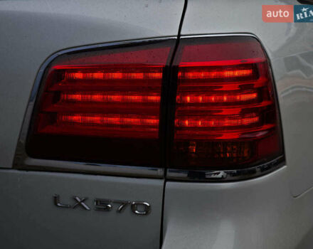Бежевый Лексус ЛХ, объемом двигателя 5.7 л и пробегом 270 тыс. км за 29890 $, фото 12 на Automoto.ua