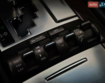 Бежевый Лексус ЛХ, объемом двигателя 5.7 л и пробегом 270 тыс. км за 29890 $, фото 31 на Automoto.ua