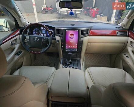 Бежевый Лексус ЛХ, объемом двигателя 5.66 л и пробегом 220 тыс. км за 25500 $, фото 6 на Automoto.ua