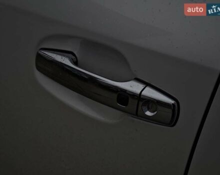 Бежевый Лексус ЛХ, объемом двигателя 5.7 л и пробегом 270 тыс. км за 29890 $, фото 18 на Automoto.ua