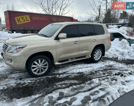 Бежевый Лексус ЛХ, объемом двигателя 5.66 л и пробегом 210 тыс. км за 14500 $, фото 1 на Automoto.ua