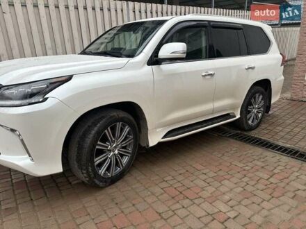 Бежевый Лексус ЛХ, объемом двигателя 4.5 л и пробегом 210 тыс. км за 51000 $, фото 1 на Automoto.ua