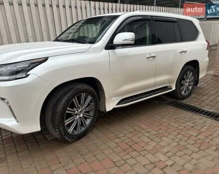 Бежевый Лексус ЛХ, объемом двигателя 4.5 л и пробегом 210 тыс. км за 51000 $, фото 1 на Automoto.ua