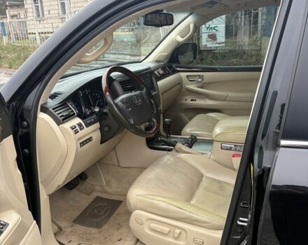 Черный Лексус ЛХ, объемом двигателя 5.7 л и пробегом 330 тыс. км за 21500 $, фото 5 на Automoto.ua