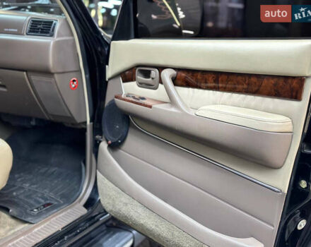 Черный Лексус ЛХ, объемом двигателя 4.5 л и пробегом 130 тыс. км за 17000 $, фото 15 на Automoto.ua