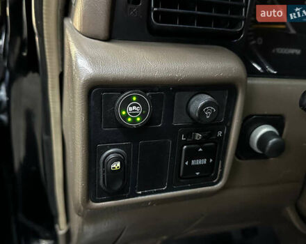 Черный Лексус ЛХ, объемом двигателя 4.5 л и пробегом 130 тыс. км за 17000 $, фото 20 на Automoto.ua