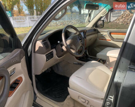 Черный Лексус ЛХ, объемом двигателя 4.66 л и пробегом 403 тыс. км за 8900 $, фото 7 на Automoto.ua